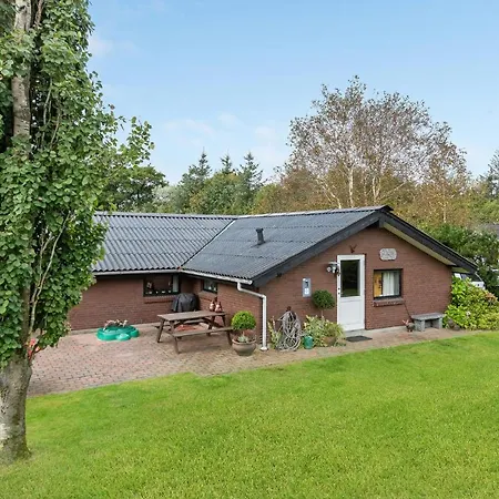 Trevligt Hem I Blåvand Med Bastu * Blåvand